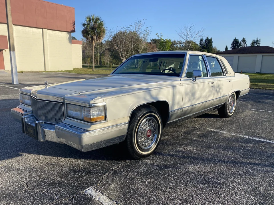 1991 Cadillac Brougham - Image 2 of 31