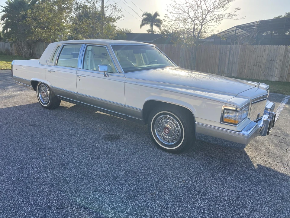 1991 Cadillac Brougham - Image 7 of 31