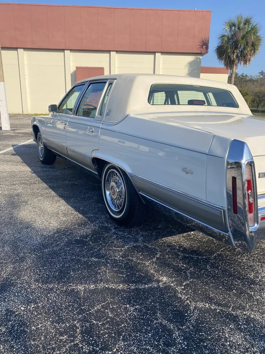 1991 Cadillac Brougham - Image 11 of 31
