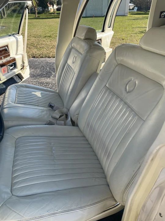 1991 Cadillac Brougham - Image 18 of 31