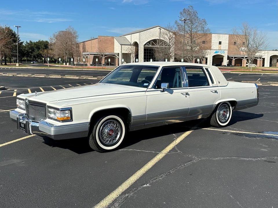 1991 Cadillac Brougham - Image 5 of 31