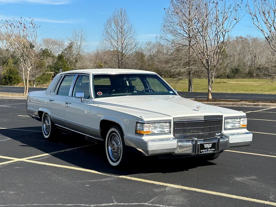1991 Cadillac Brougham - Image 2 of 31
