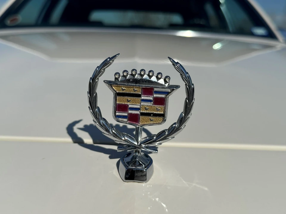 1991 Cadillac Brougham - Image 23 of 31