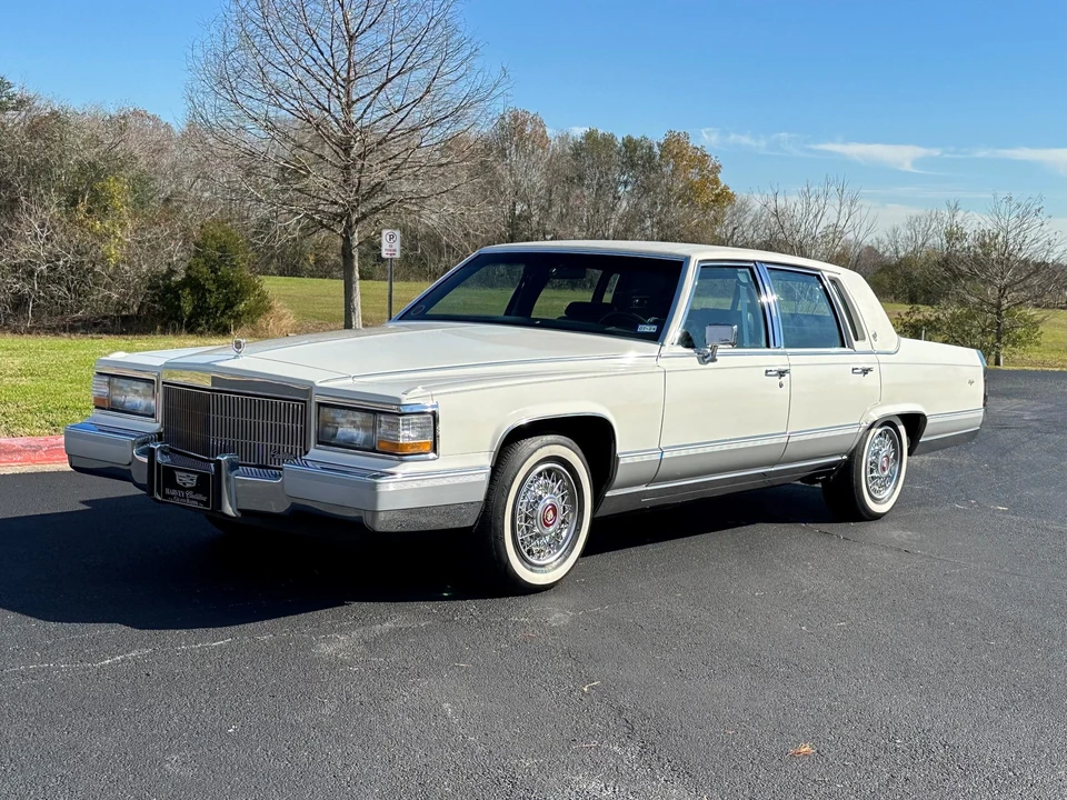 1991 Cadillac Brougham - Image 4 of 31