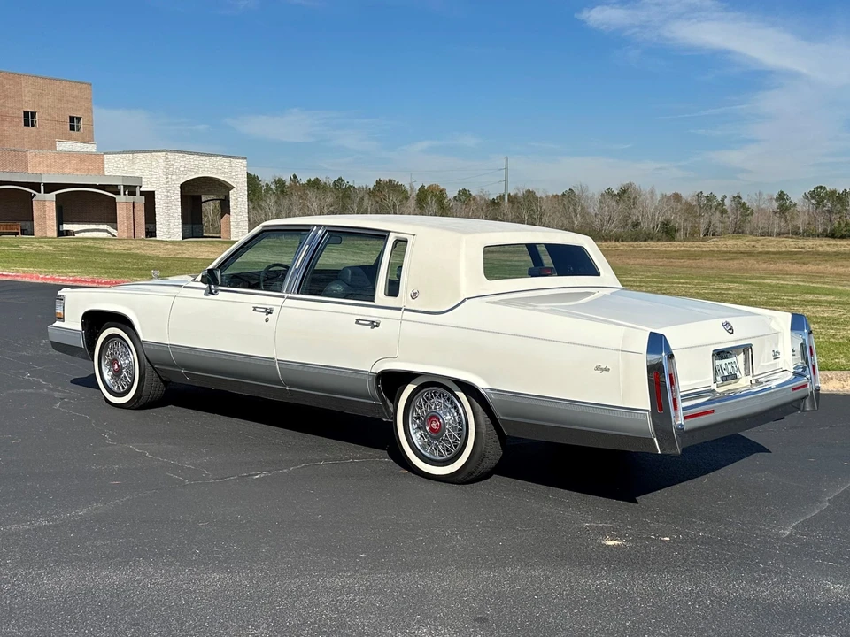 1991 Cadillac Brougham - Image 8 of 31