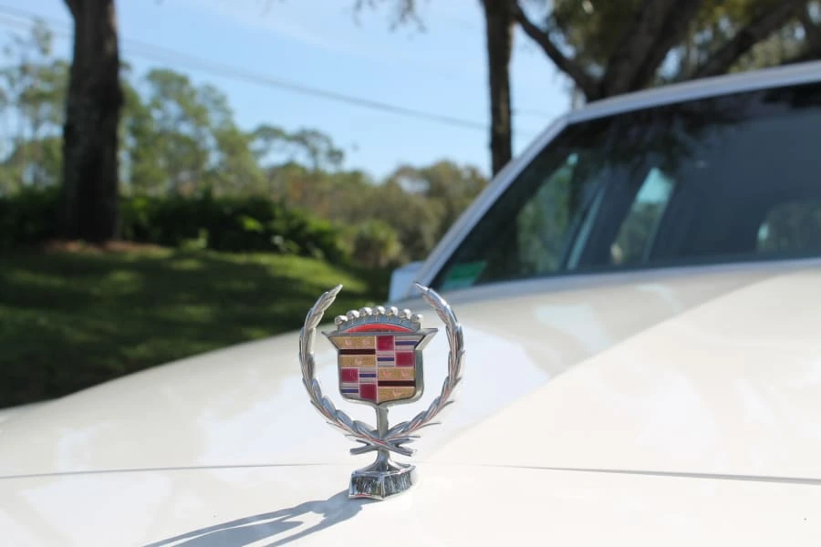 1991 Cadillac Brougham - Image 10 of 12