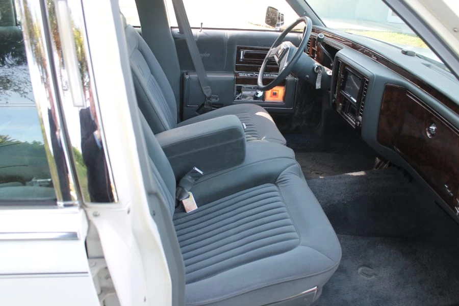 1991 Cadillac Brougham - Image 7 of 12