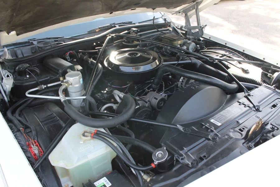1991 Cadillac Brougham - Image 9 of 12