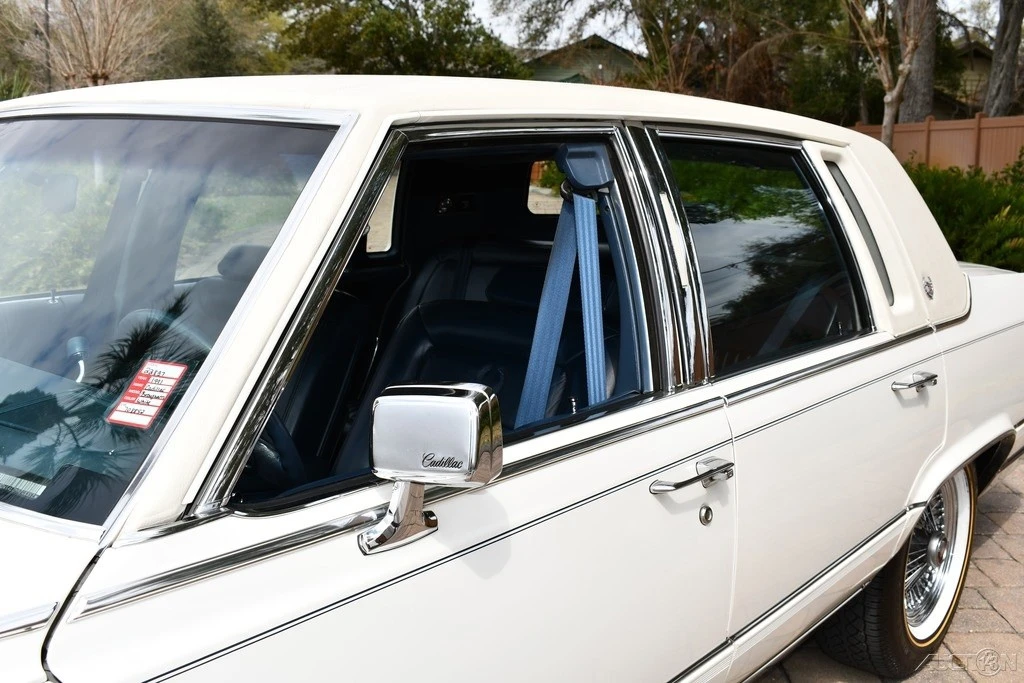 1991 Cadillac Brougham - Image 9 of 21