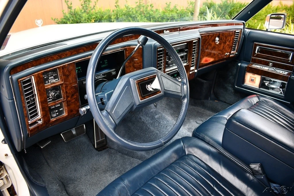 1991 Cadillac Brougham - Image 11 of 21