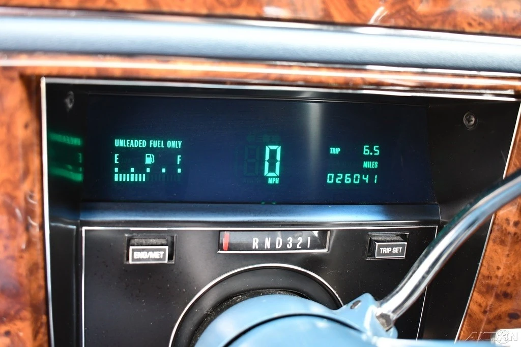 1991 Cadillac Brougham - Image 19 of 21