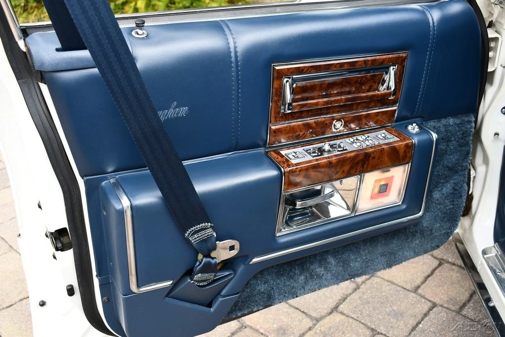 1991 Cadillac Brougham - Image 12 of 21