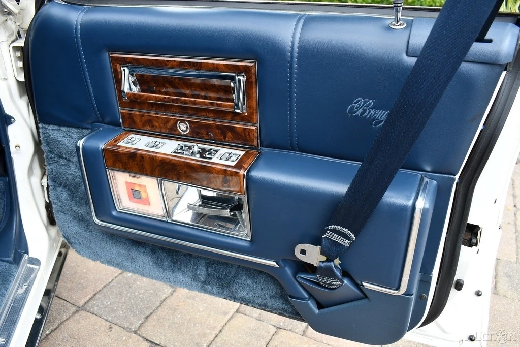 1991 Cadillac Brougham - Image 21 of 24