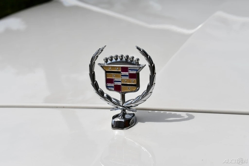 1991 Cadillac Brougham - Image 10 of 21