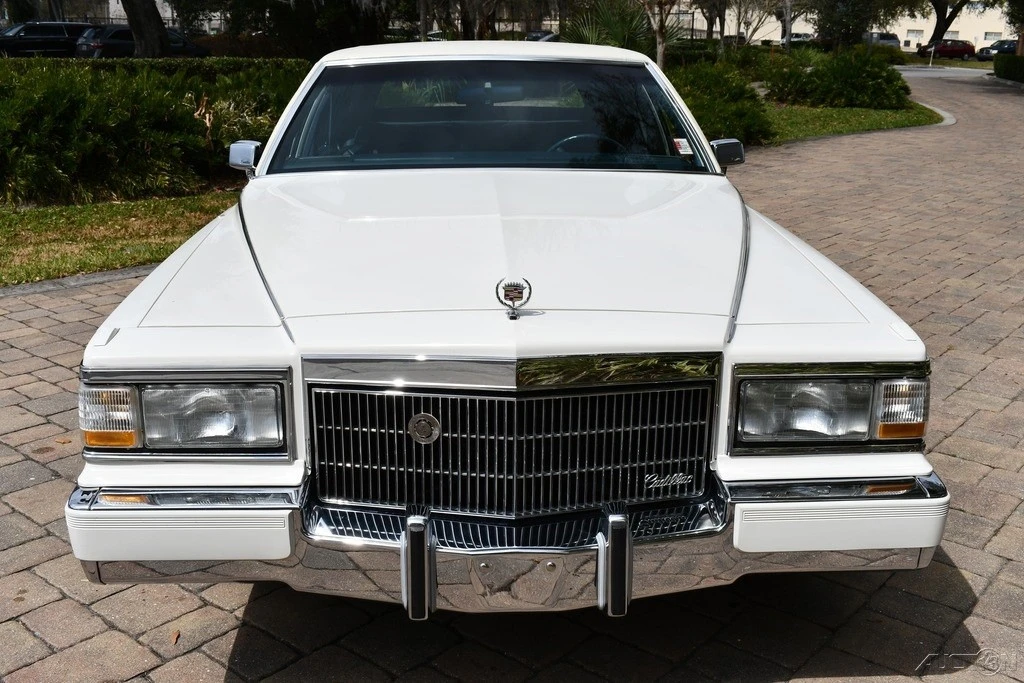 1991 Cadillac Brougham - Image 5 of 21