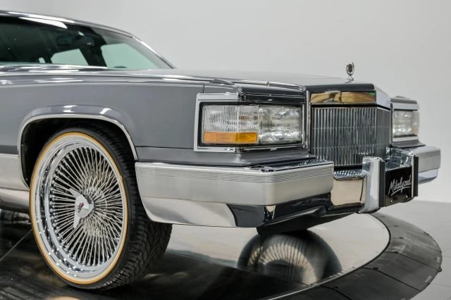 1991 Cadillac Brougham - Image 15 of 31