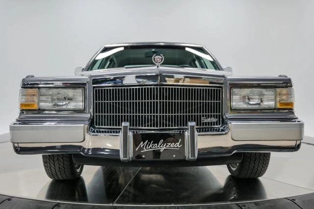 1991 Cadillac Brougham - Image 16 of 31