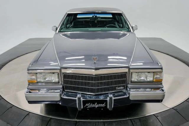 1991 Cadillac Brougham - Image 17 of 31