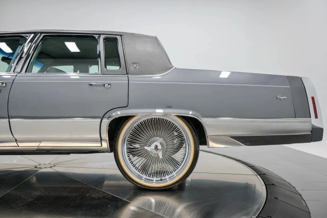 1991 Cadillac Brougham - Image 20 of 31
