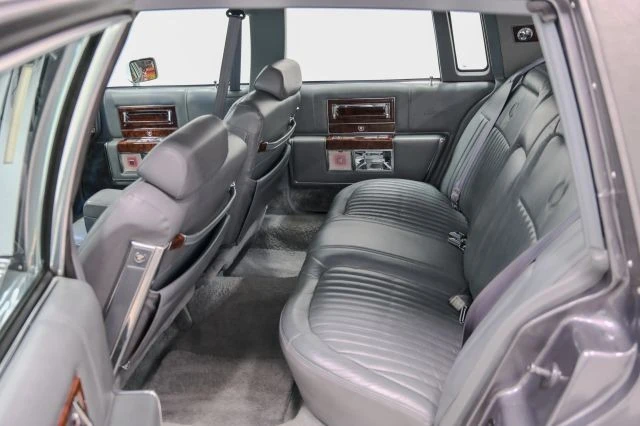 1991 Cadillac Brougham - Image 31 of 31