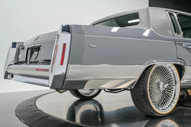 1991 Cadillac Brougham - Image 23 of 31