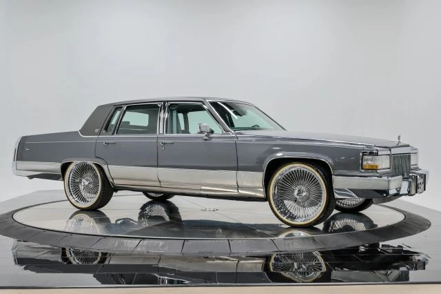 1991 Cadillac Brougham - Image 10 of 31