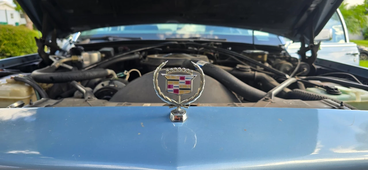 1991 Cadillac Brougham - Image 17 of 21