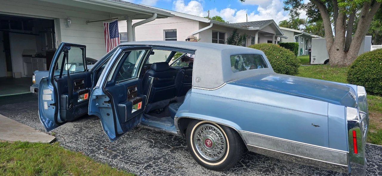 1991 Cadillac Brougham - Image 20 of 21