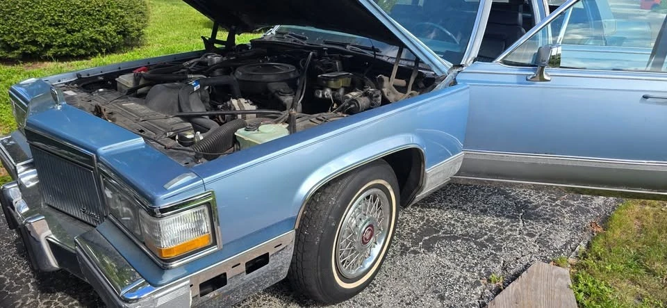 1991 Cadillac Brougham - Image 16 of 21