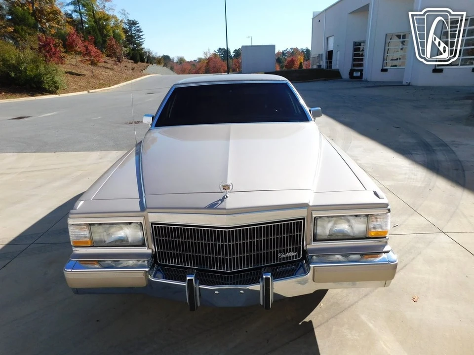 1991 Cadillac Brougham - Image 6 of 12