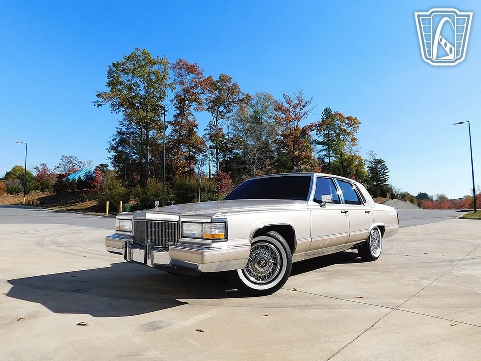 1991 Cadillac Brougham - Image 3 of 12