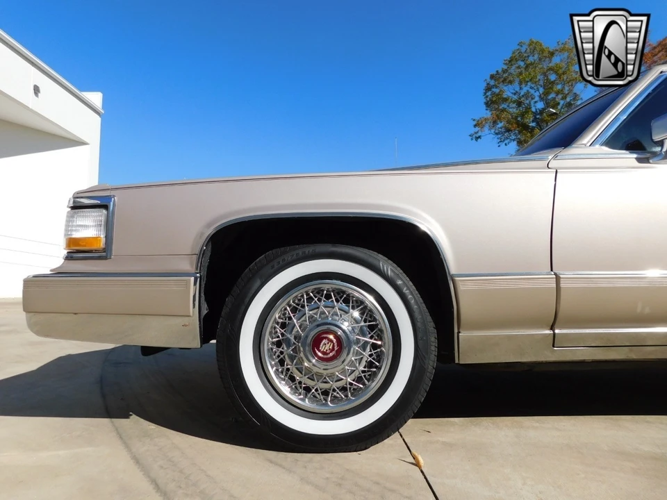 1991 Cadillac Brougham - Image 7 of 12