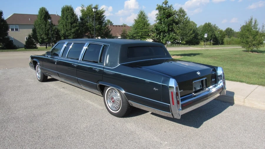1991 Cadillac Brougham - Image 3 of 9