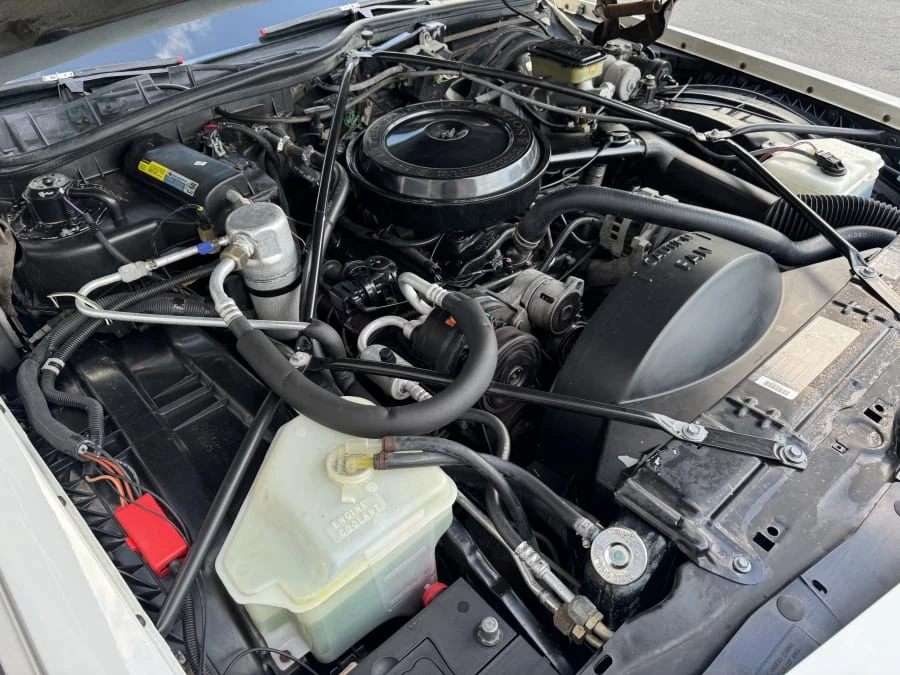 1991 Cadillac Brougham - Image 10 of 11