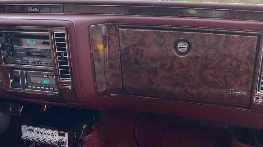 1991 Cadillac Brougham - Image 8 of 11