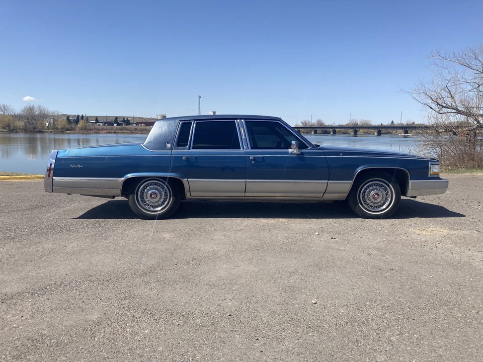 1991 Cadillac Brougham - Image 3 of 31