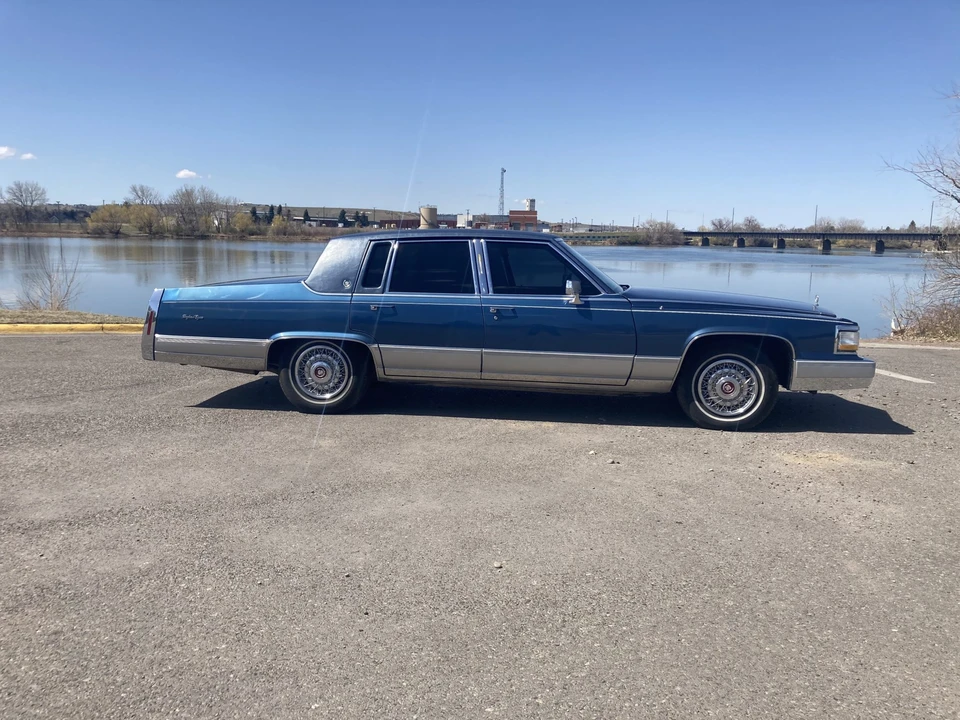 1991 Cadillac Brougham - Image 4 of 31