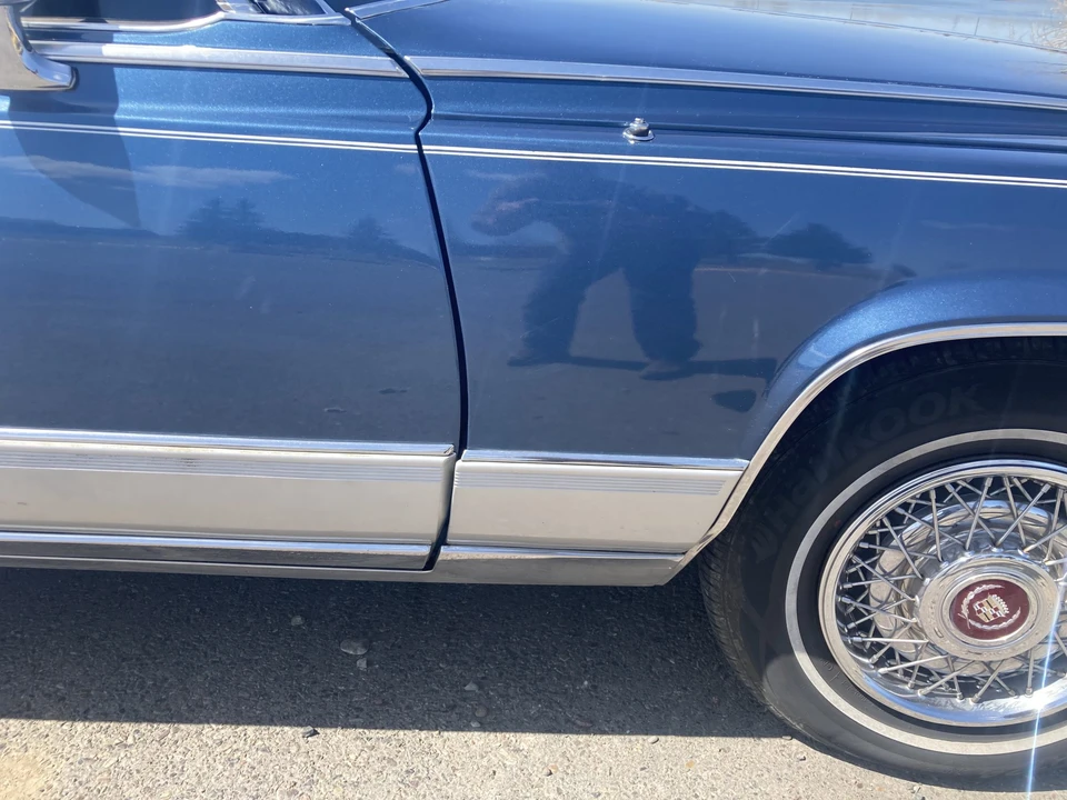 1991 Cadillac Brougham - Image 30 of 31