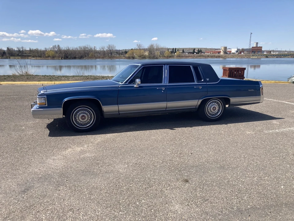 1991 Cadillac Brougham - Image 9 of 31