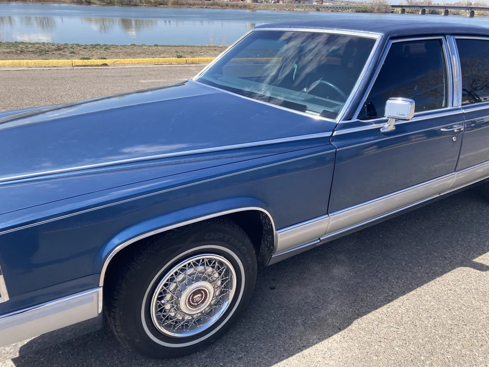 1991 Cadillac Brougham - Image 22 of 31