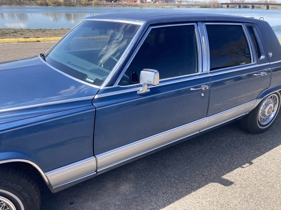 1991 Cadillac Brougham - Image 23 of 31