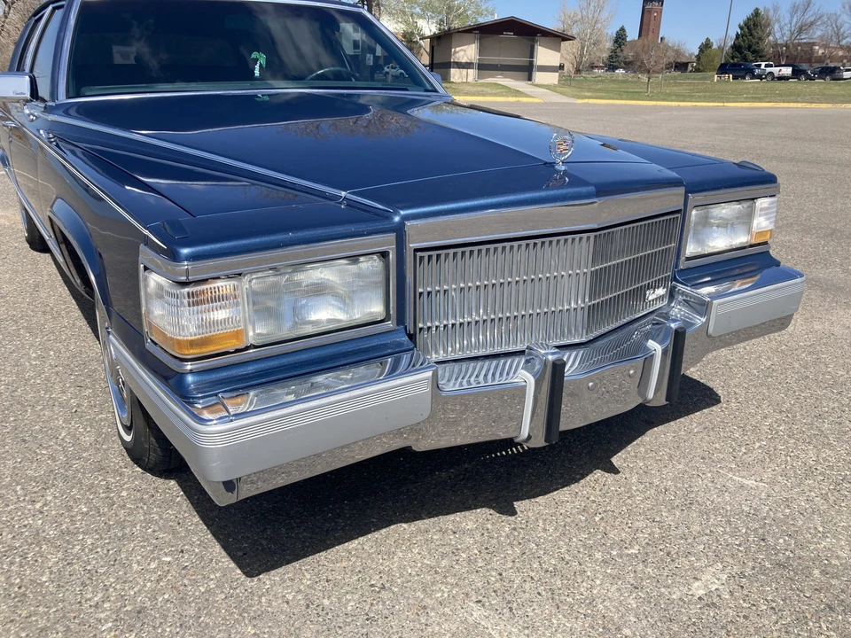 1991 Cadillac Brougham - Image 17 of 31