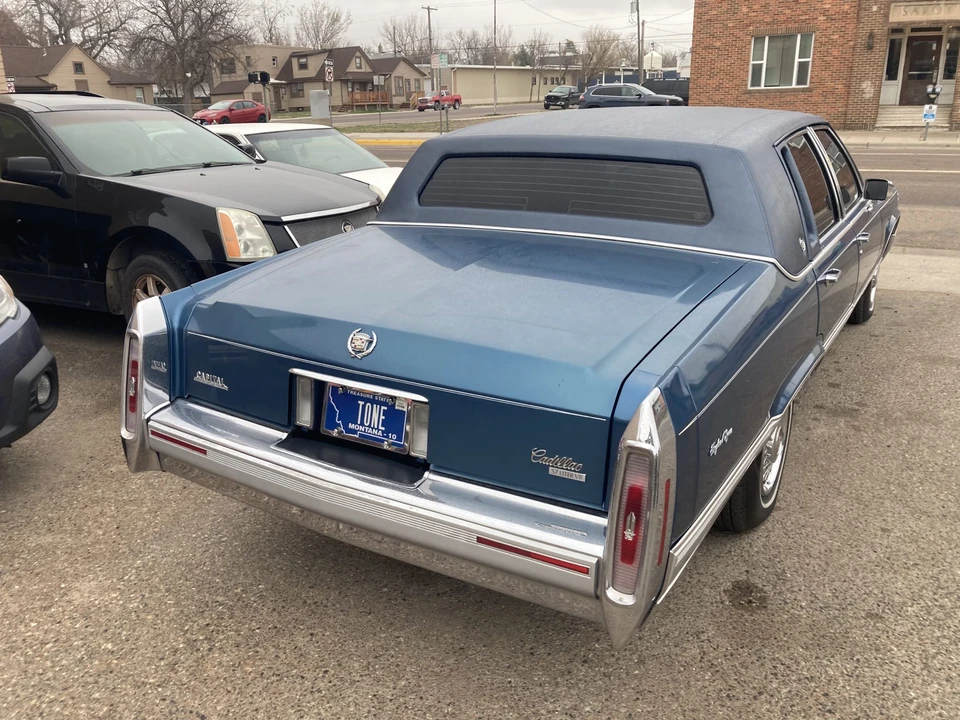 1991 Cadillac Brougham - Image 13 of 31