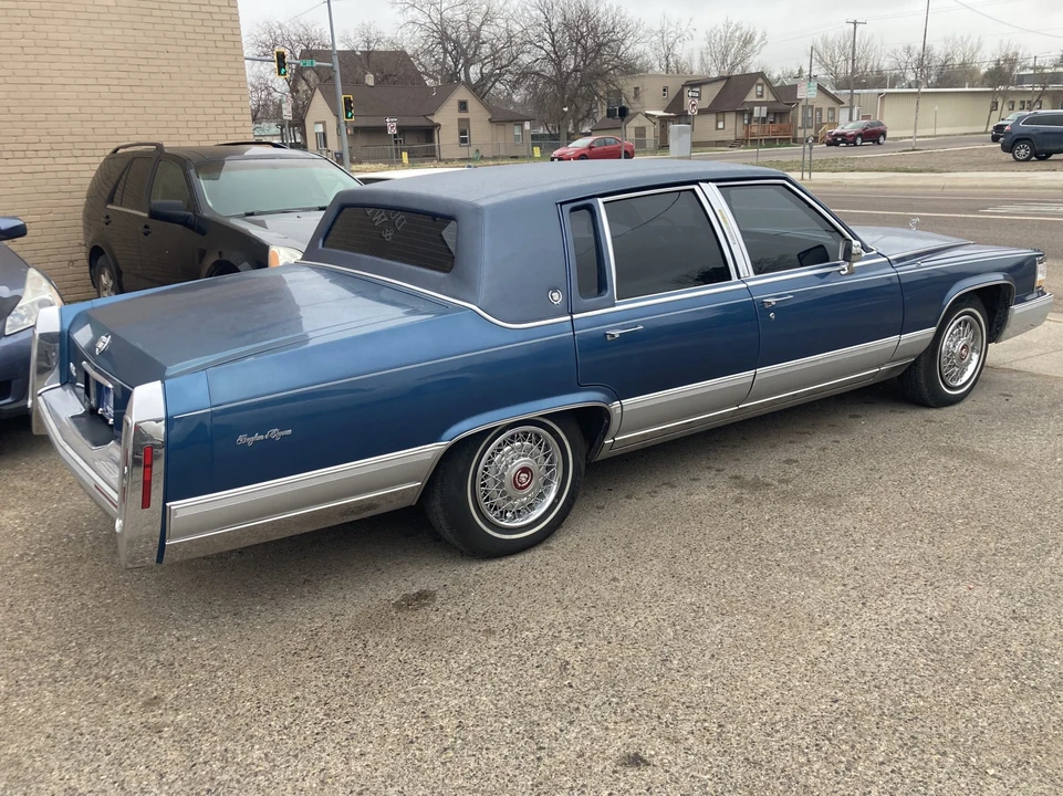 1991 Cadillac Brougham - Image 14 of 31