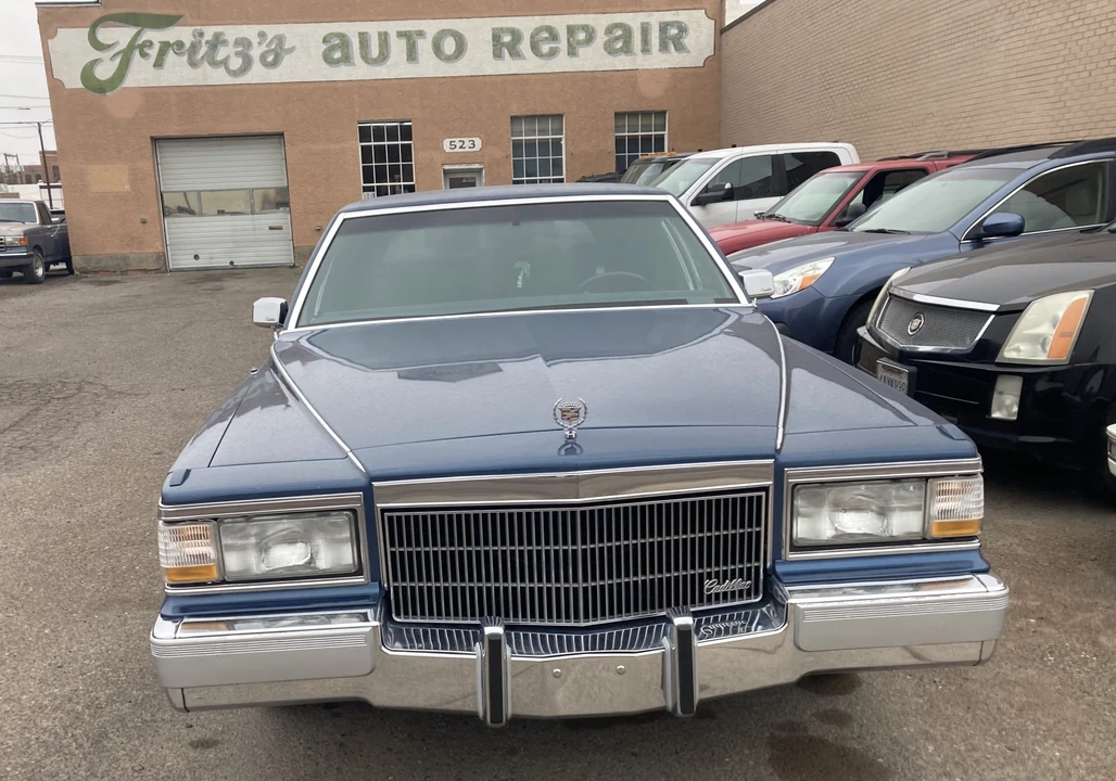 1991 Cadillac Brougham - Image 12 of 31