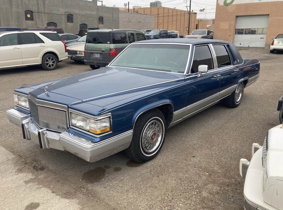 1991 Cadillac Brougham - Image 15 of 31