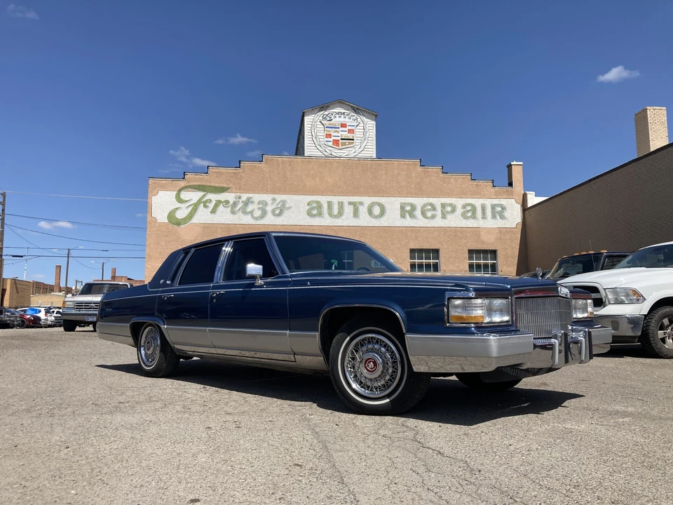 1991 Cadillac Brougham - Image 2 of 31