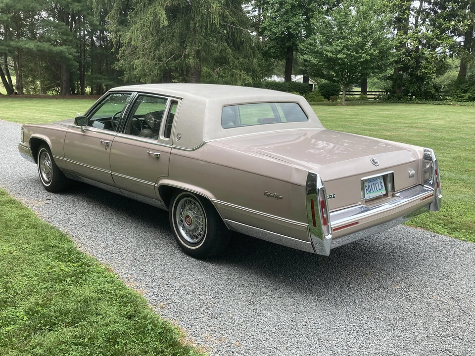 1991 Cadillac Brougham - Image 16 of 24