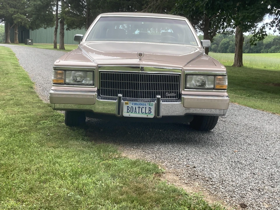 1991 Cadillac Brougham - Image 10 of 24