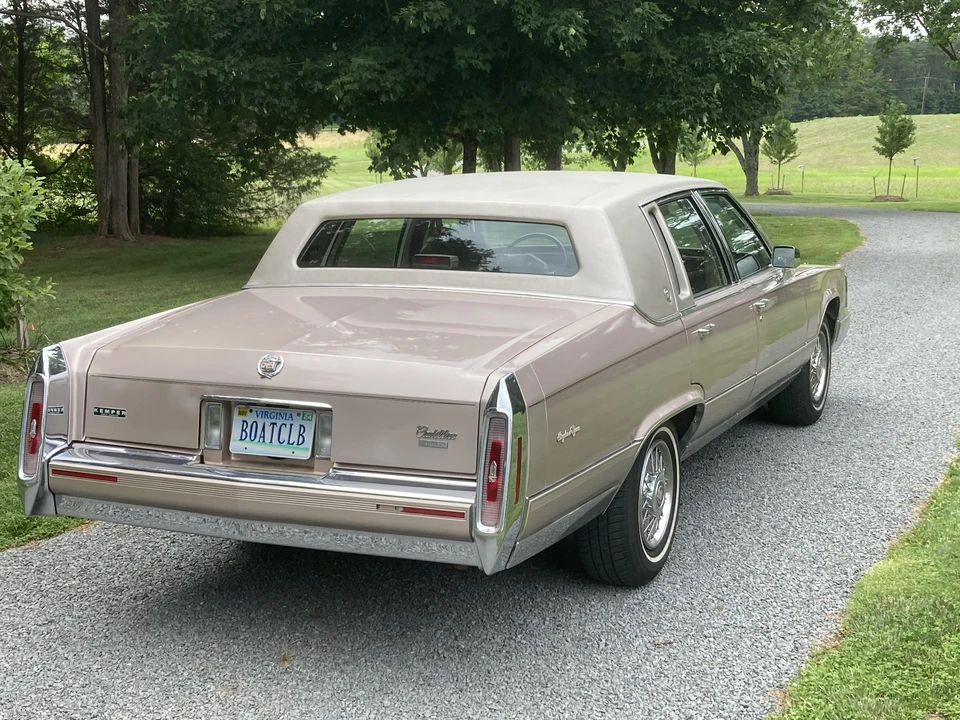1991 Cadillac Brougham - Image 18 of 24